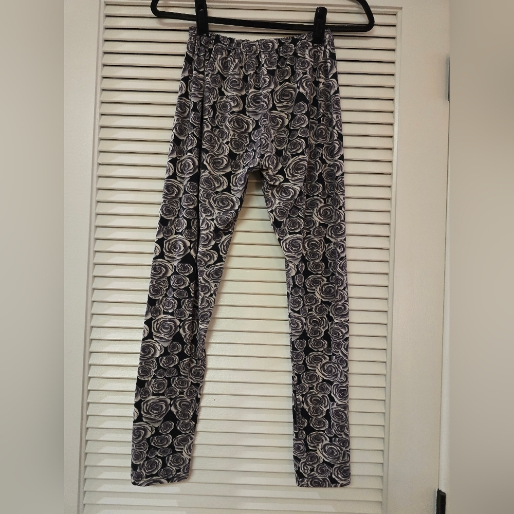 Soft Floral Rose Stretchy Leggings